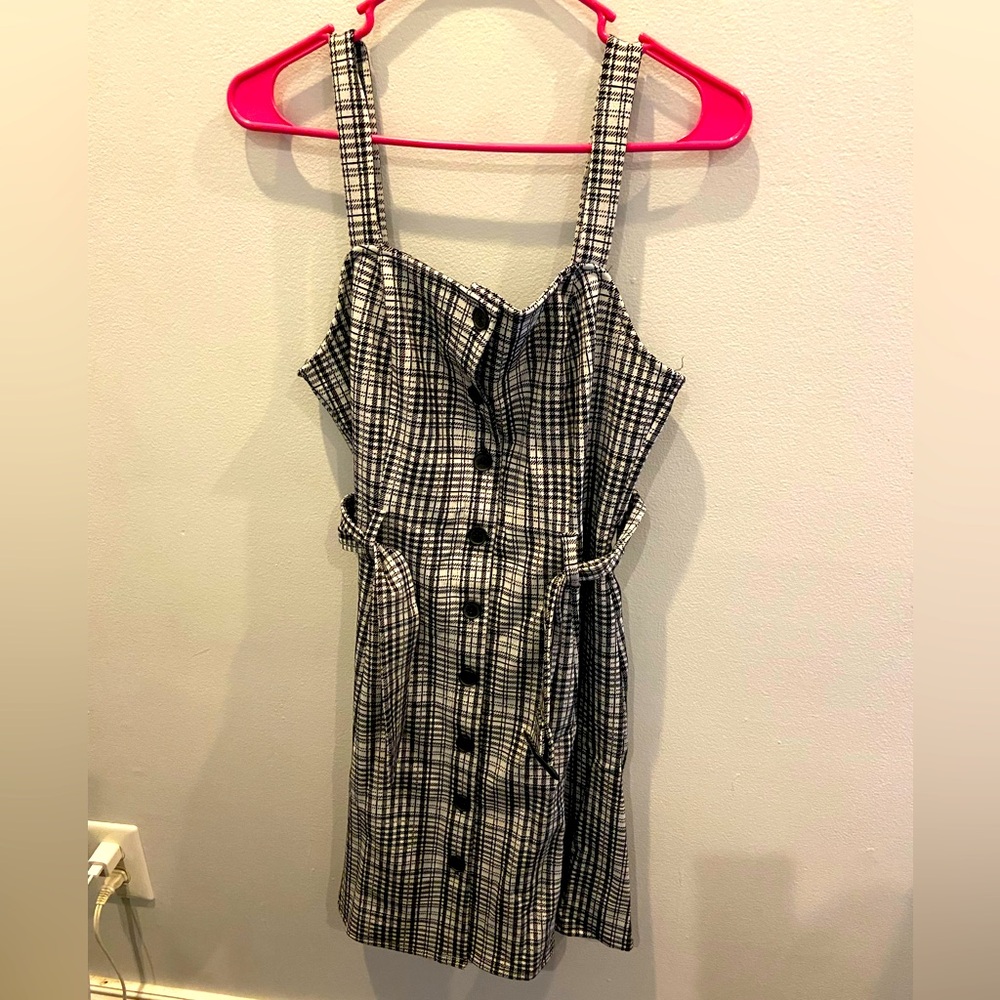 Black/white checkered belted sleeveless dress